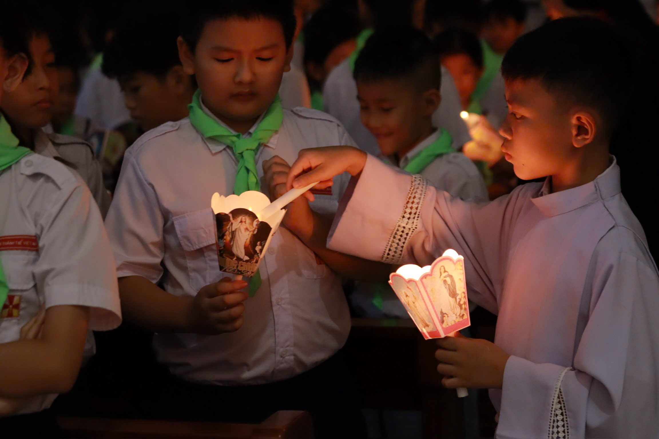 Thắp lên ngọn nến